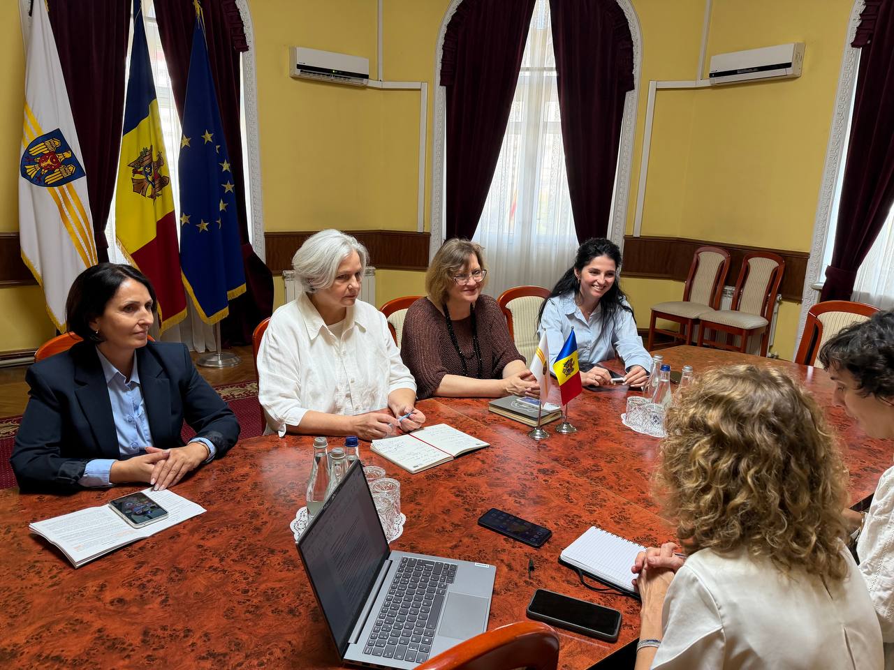 Delegația instituției franceze pentru patrimoniu, în vizită la Primăria Chișinău