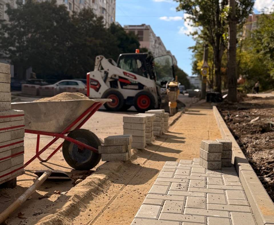 Continuă lucrările de reabilitare a străzii Igor Vieru, sectorul Ciocana